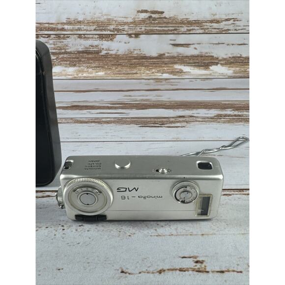 Vintage Minolta-16 MG 16mm Subminiature Camera with Leather Case Made in Japan - Picture 3 of 5